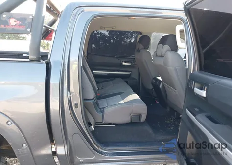 2017 Toyota Tundra Sr5 5.7L V8 z USA, uszkodzony, nr VIN 5TFDW5F10HX661446